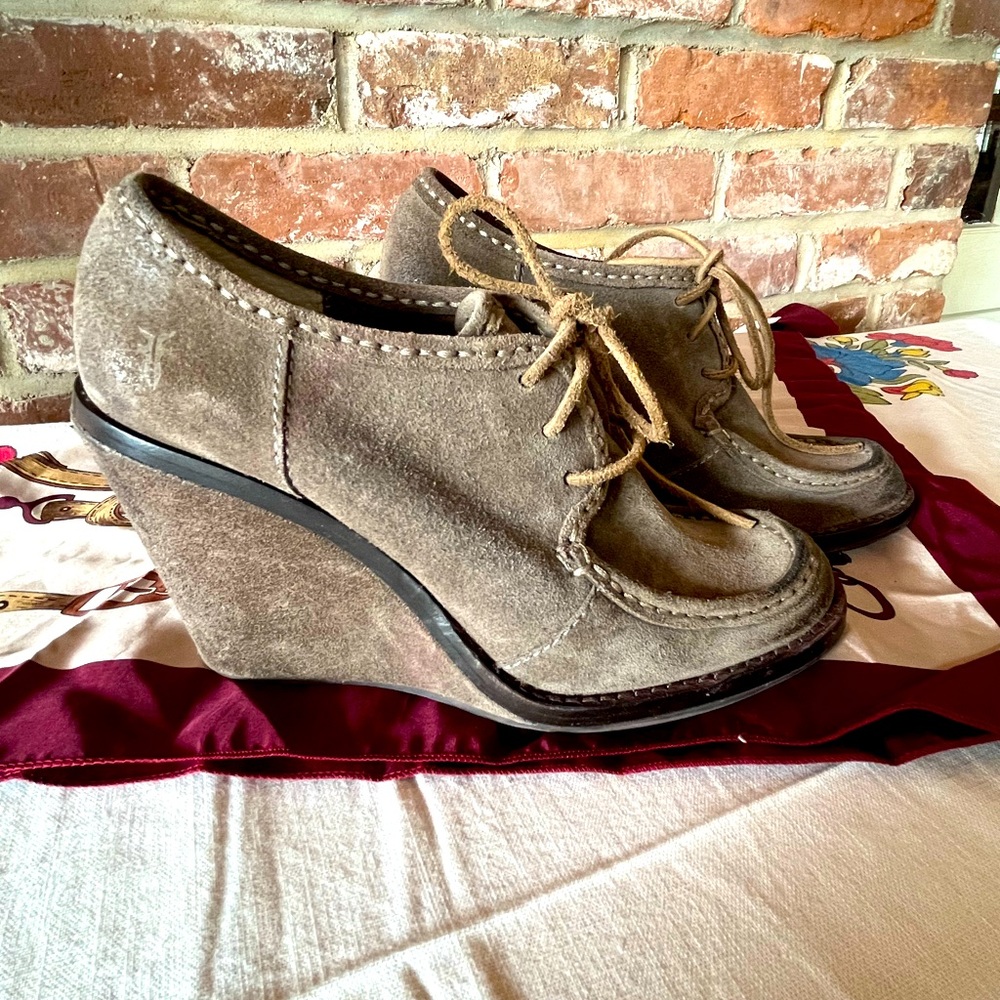 Women's Tan Wedge Shoes